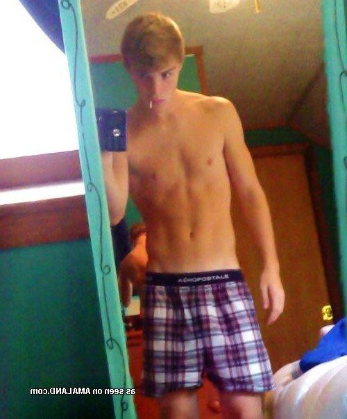 15P Picture compilation of kinky amateur jocks posing