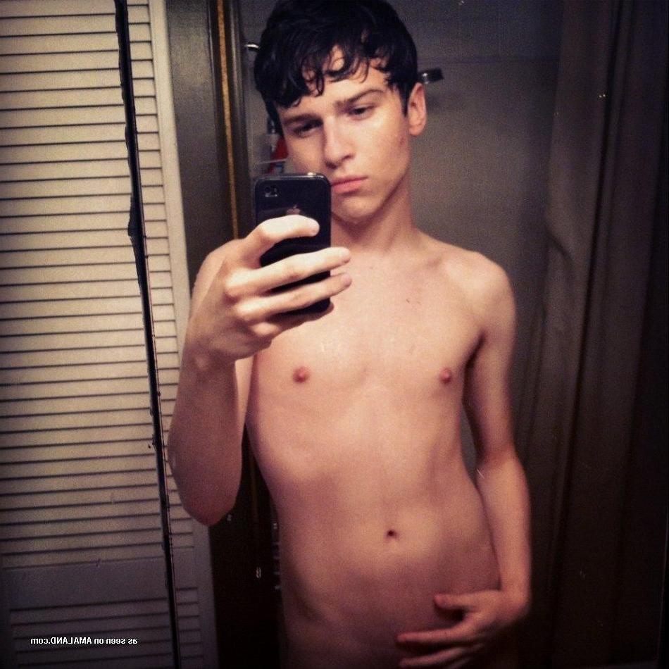 15P Picture compilation of kinky amateur jocks posing