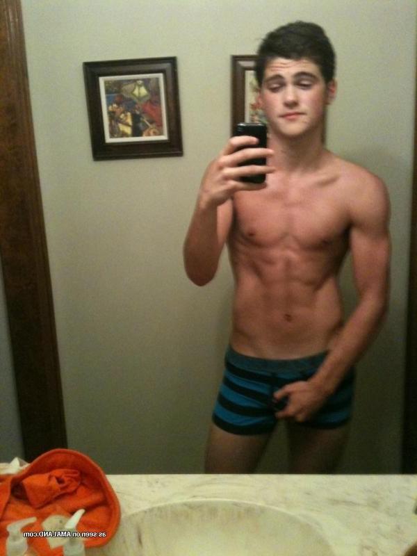 15P Picture compilation of kinky amateur jocks posing
