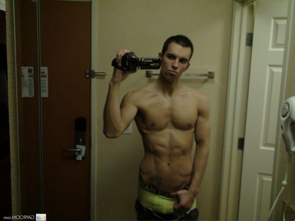 15P Horny amateur gays posing and fucking gallery 3