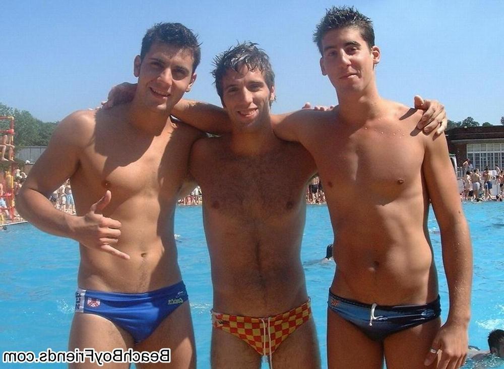 10P Amateur boys showing off some skin by posing topless outdoor