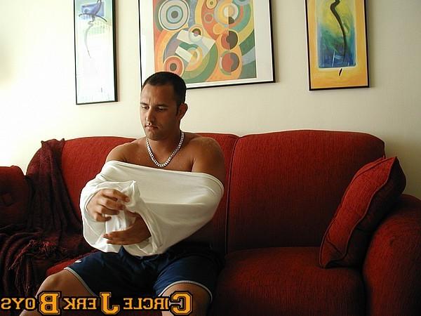 14P Cute amateur hunk in a t-shirt