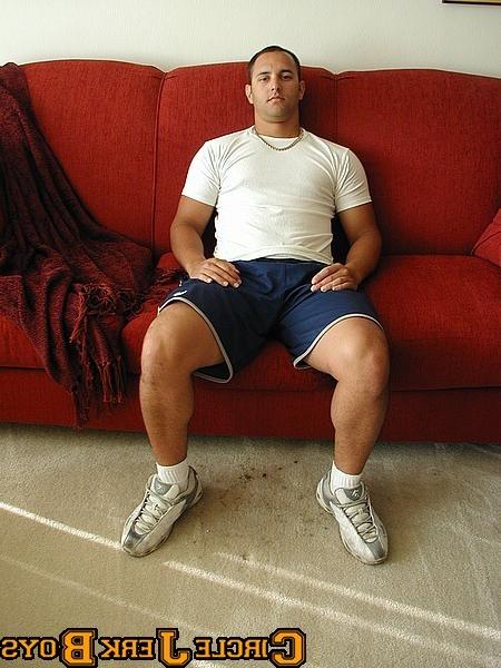 14P Cute amateur hunk in a t-shirt