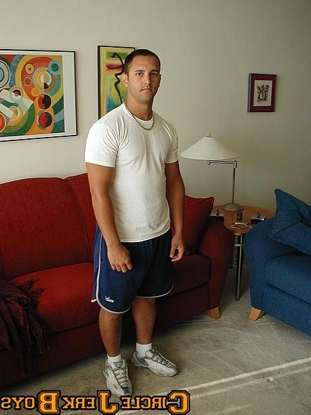 14P Cute amateur hunk in a t-shirt
