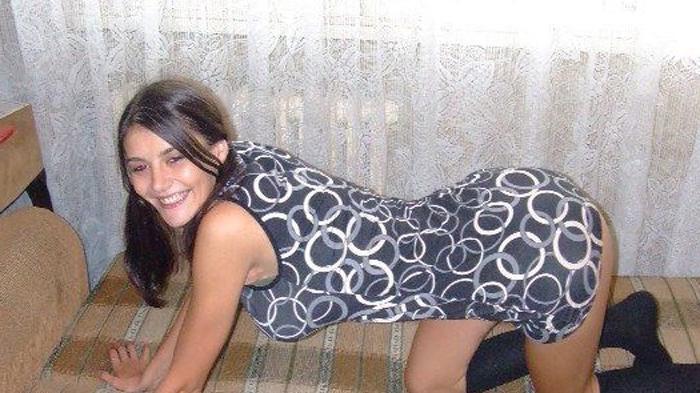 16P Photos of an amateur couple fucking in their cabin