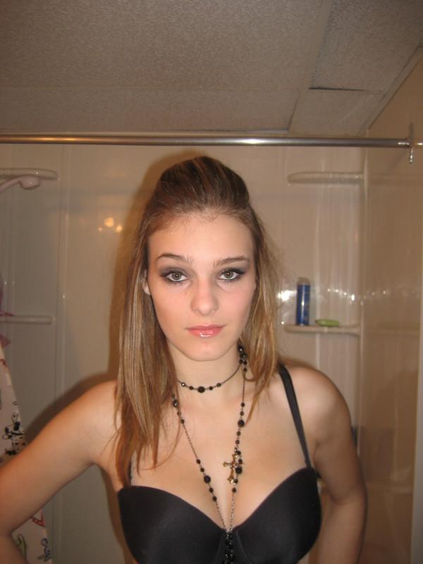 15P Amateur self-shooting teens showing their bodies