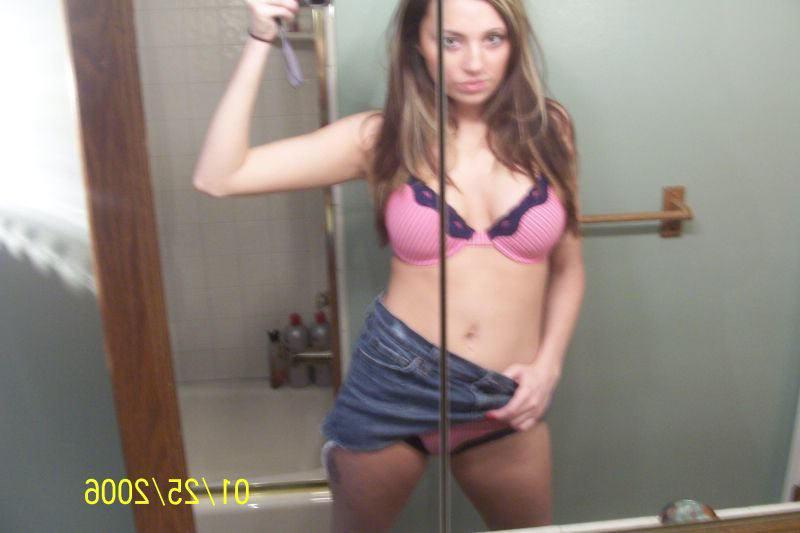 15P Very happy amateur teens with perfect bodies strip