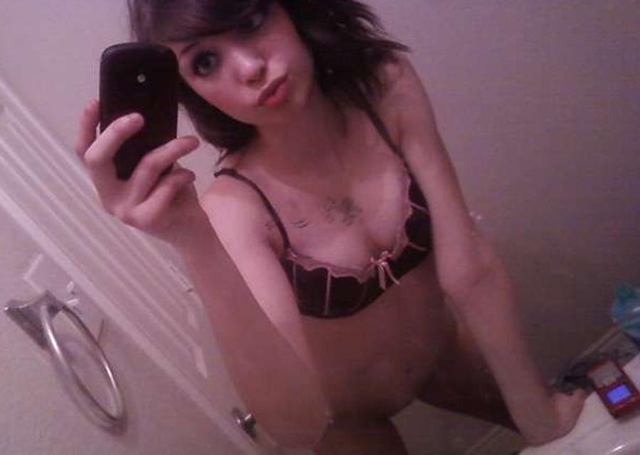 15P Amateur self-shooting teens showing their bodies