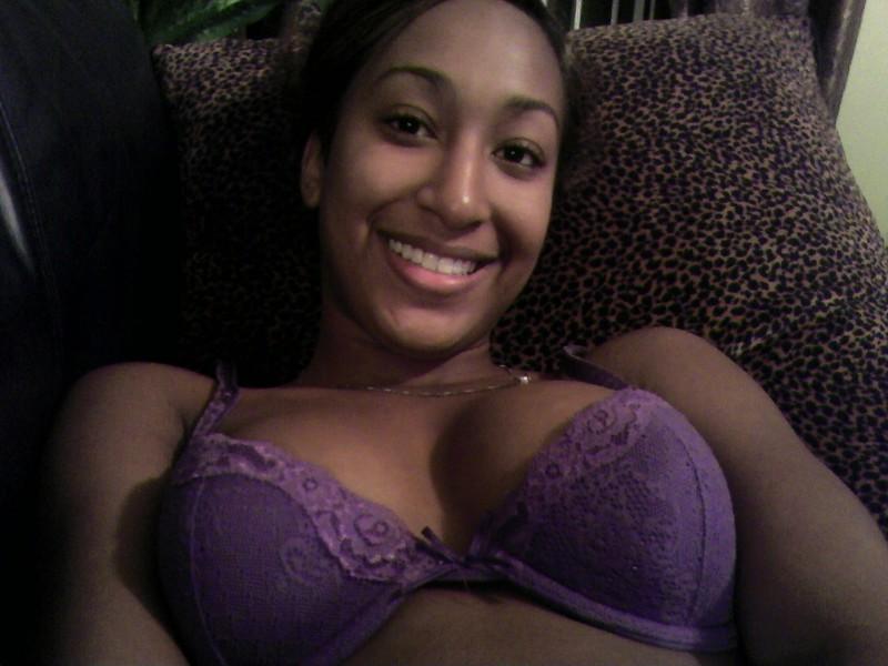 16P Photos of an amateur couple fucking in their cabin