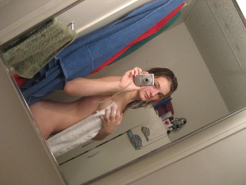 15P Very happy amateur teens with perfect bodies strip