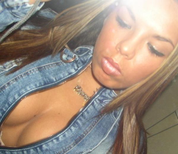 15P Gorgeous amateur girls showing their amazing bodies