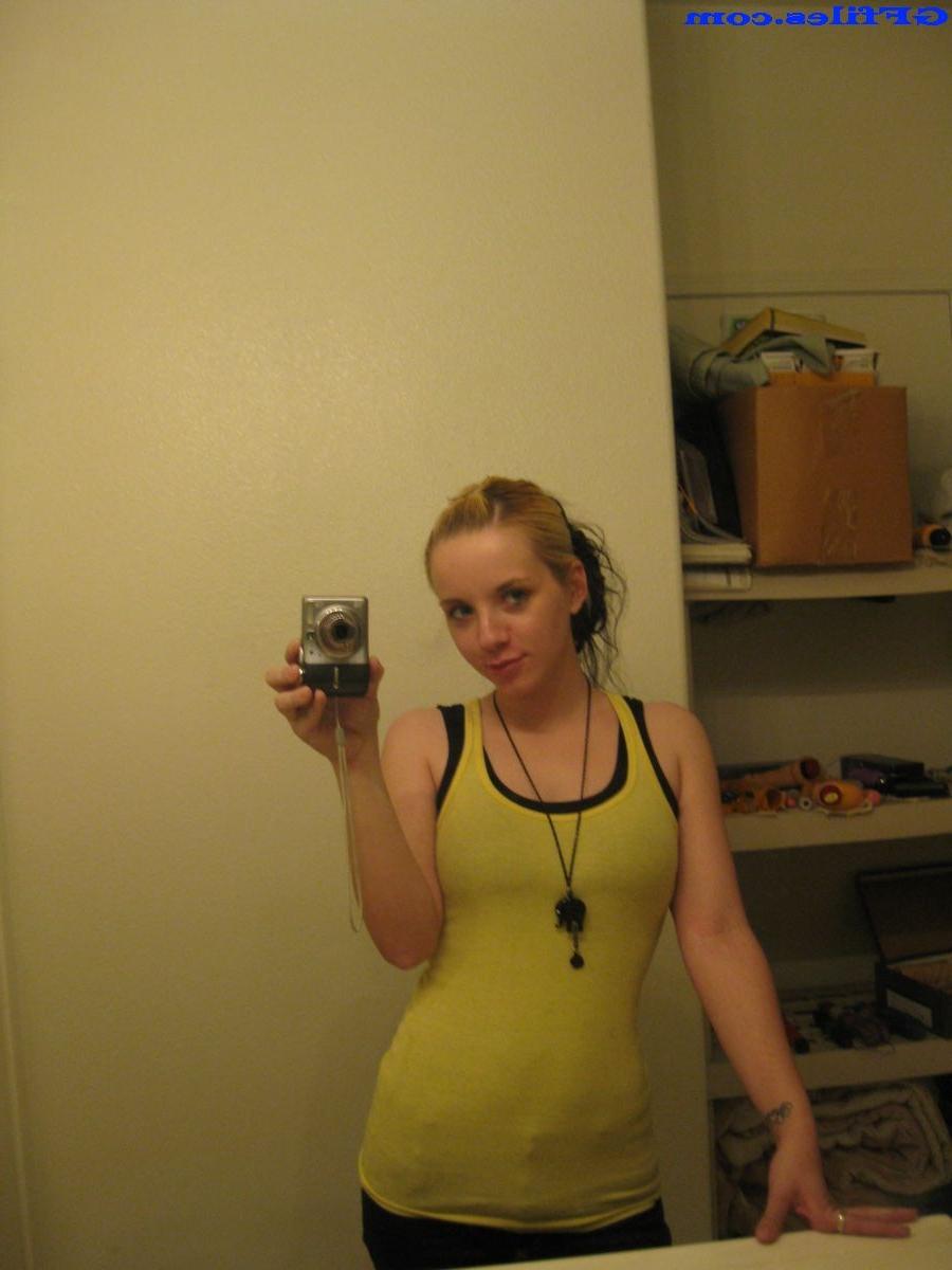 16P Amateur homemade mirror candids