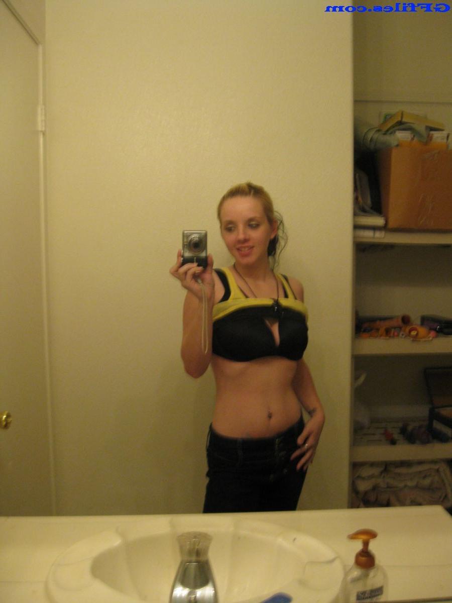 16P Amateur homemade mirror candids