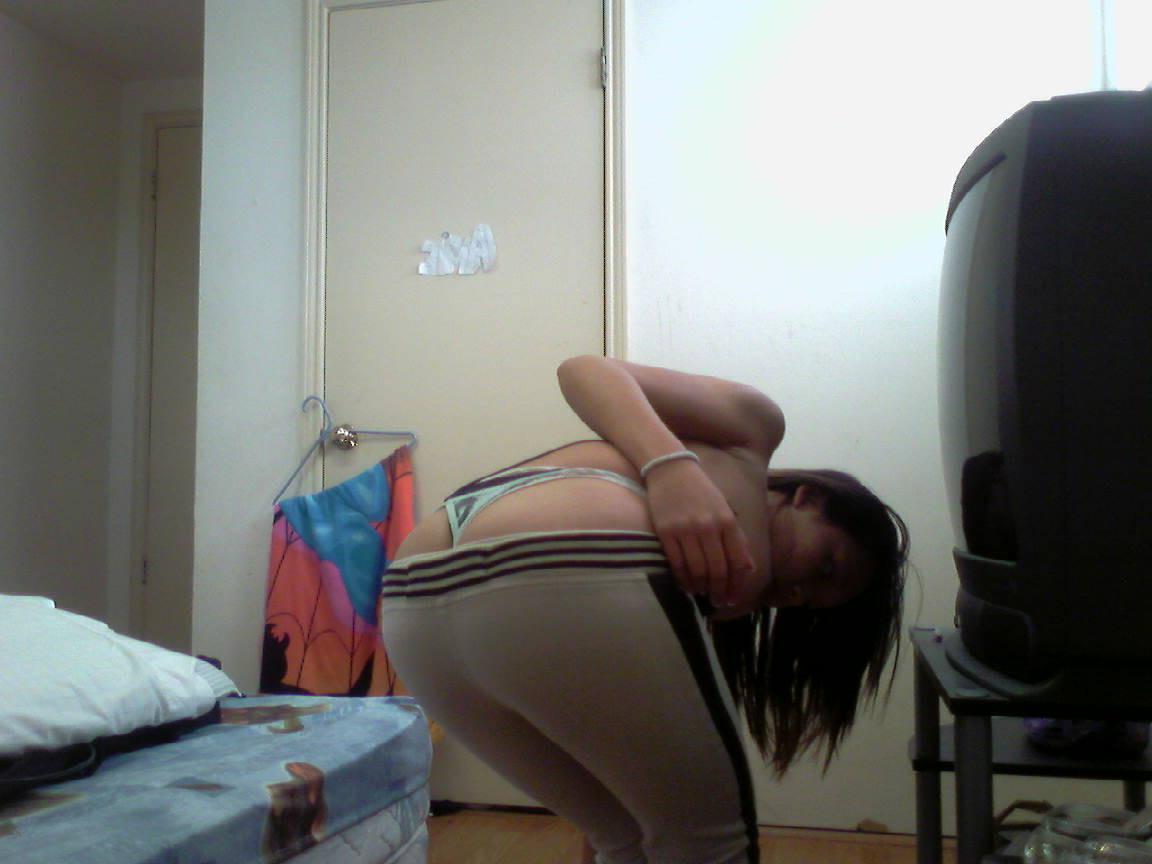 16P Blonde amateur posing dirty