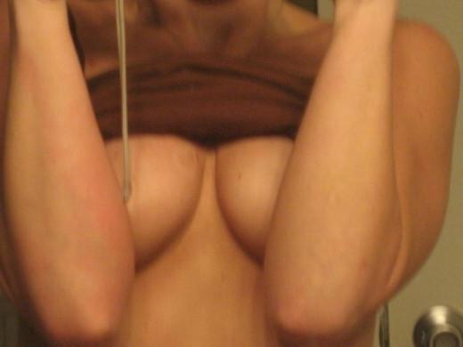 15P Check out my hot girlfriends get horny in these amateur pics