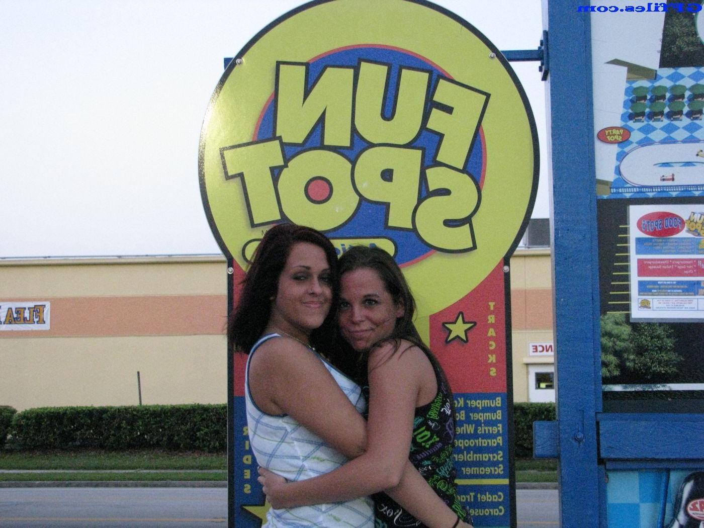 16P Amateur homemade candid teen girls selfshots