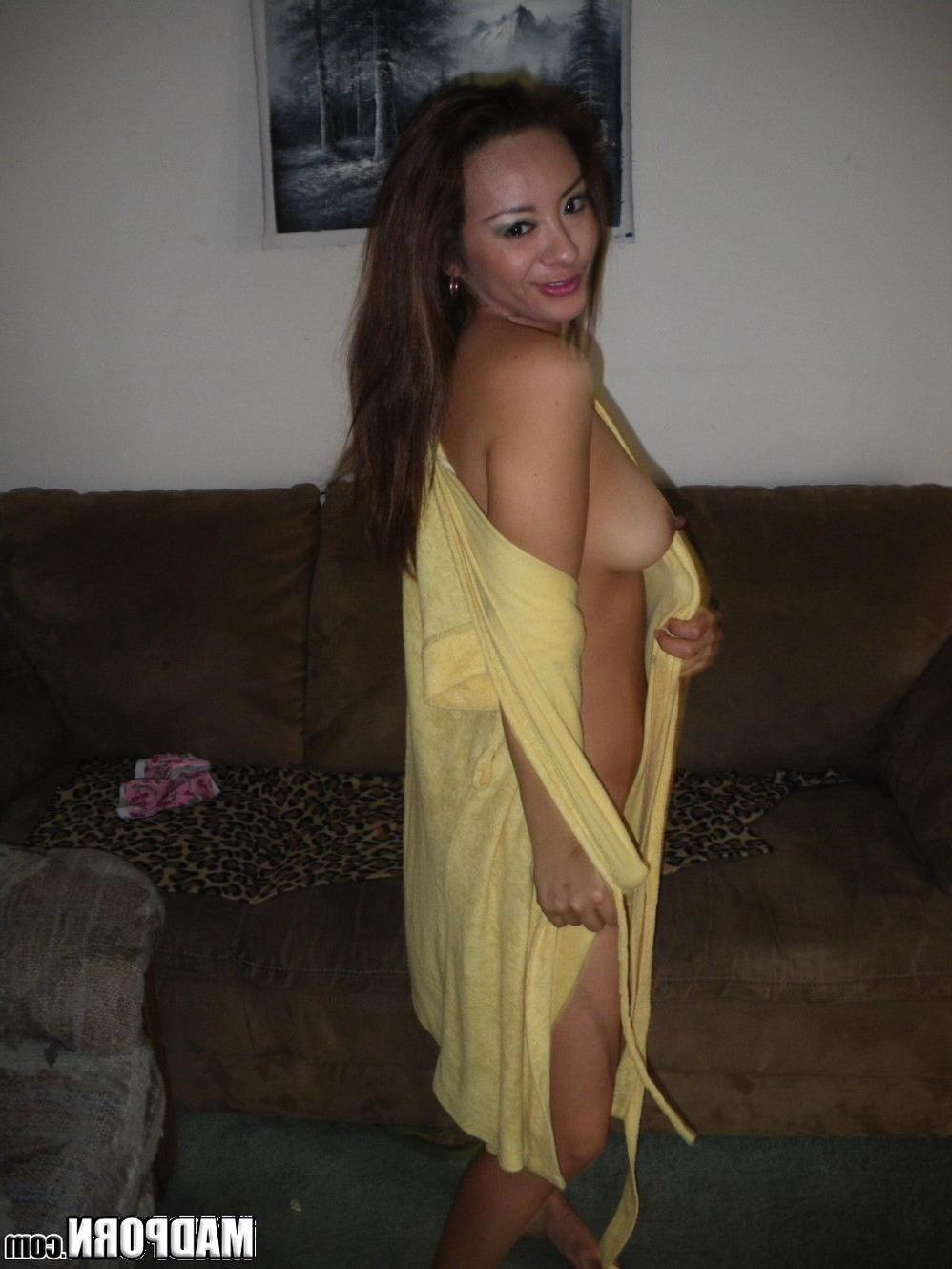 15P Real amateur couples pawn their sextapes