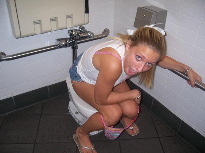 16P Check out my hot girlfriends get horny in these amateur pics