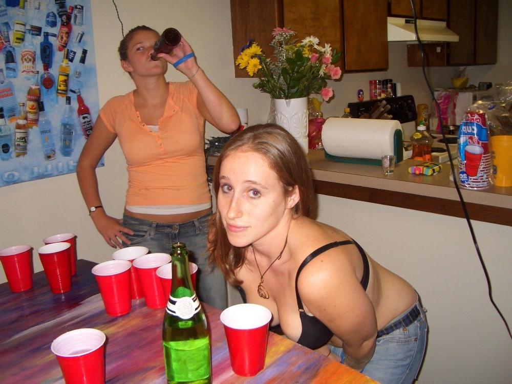 15P Nice sexy amateur girls posing in front of camera