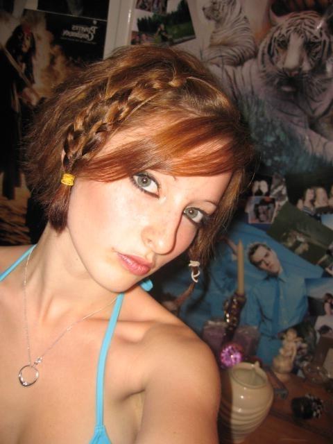 15P Nice sexy amateur girls posing in front of camera