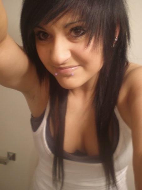 15P Nice sexy amateur girls posing in front of camera
