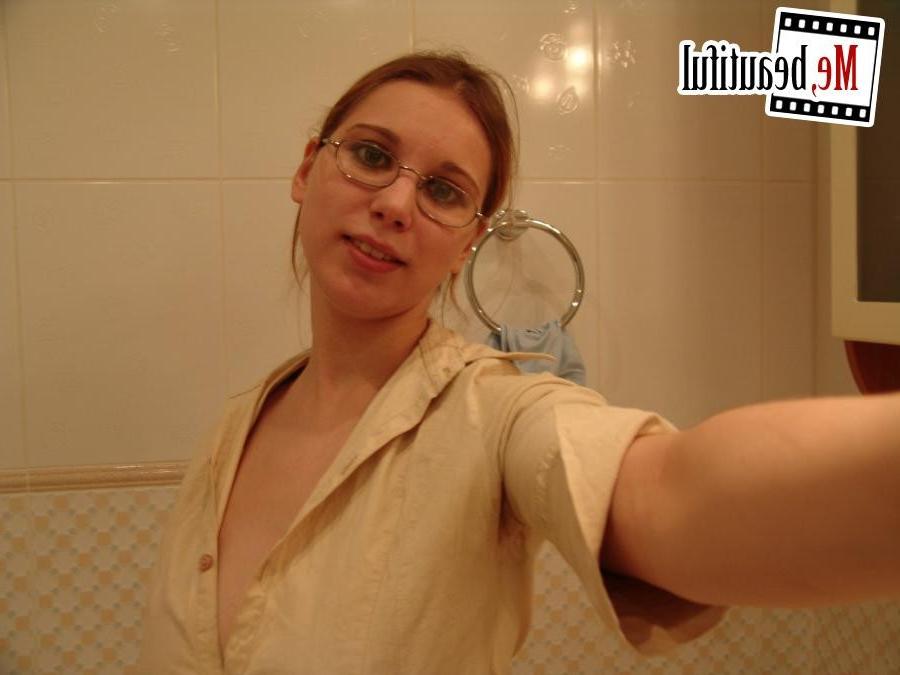 15P Juicy model wannabe in glasses shoots her big totties in the toilet
