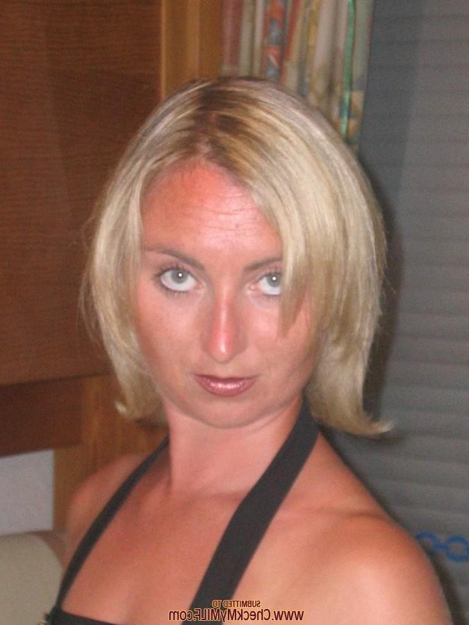 15P Blonde amateur housewife posing