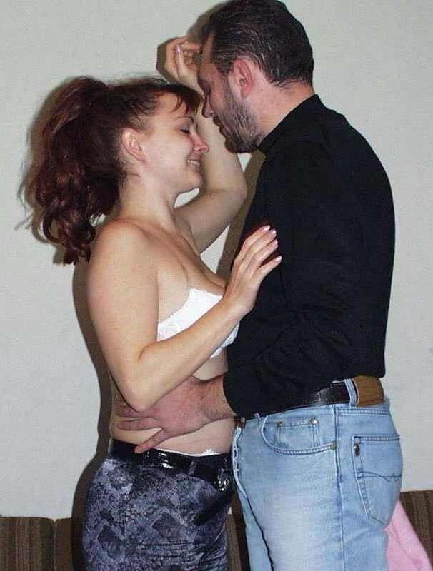 16P Amateur babe does blowjob hard sex to a big cock