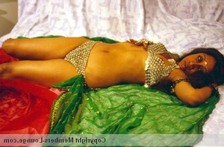 12P Indian amateur babe posing