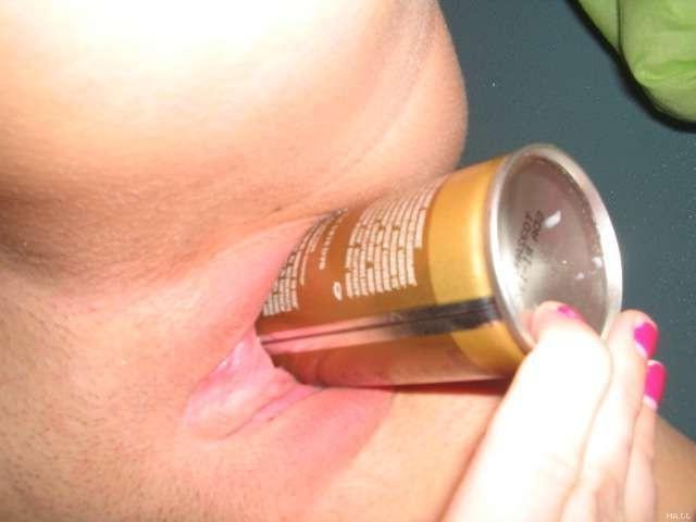 15P Amateur teen girlfriend masturbates with shampoo bottle in dorm