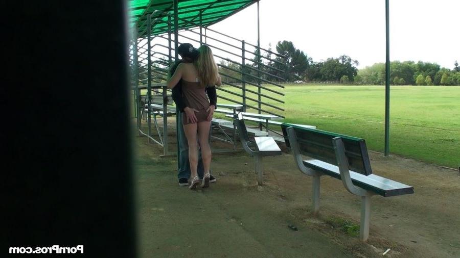 16P Voyeuristic blonde amateur shagged in a ballpark