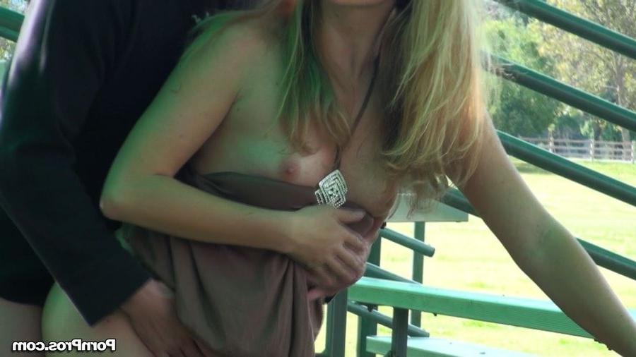16P Voyeuristic blonde amateur shagged in a ballpark