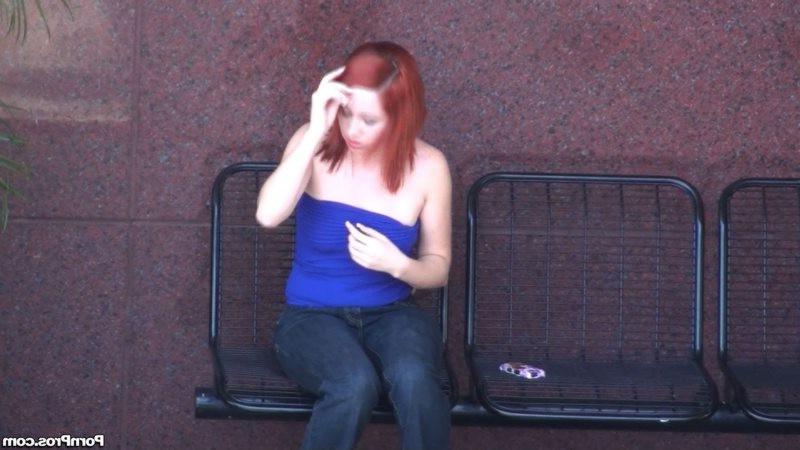 12P Tits of an amateur get flashed by a guy in public