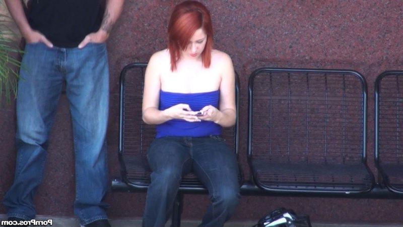 12P Tits of an amateur get flashed by a guy in public