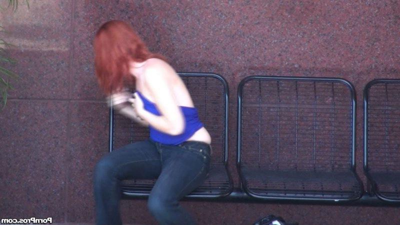 12P Tits of an amateur get flashed by a guy in public