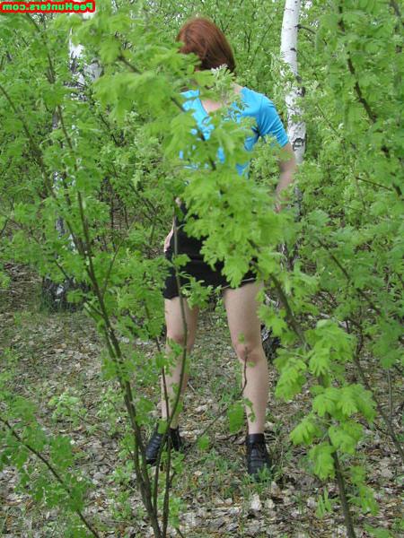 16P Amateur redhead hottie in glasses peeing in the forest