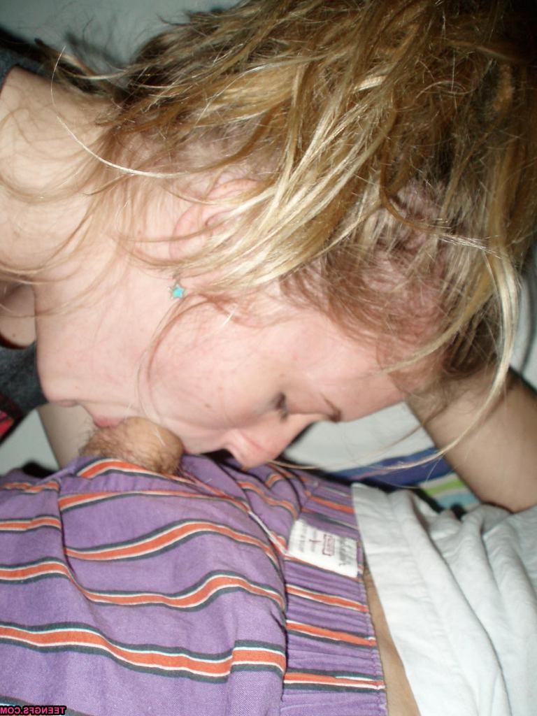 15P Homemade pix of amateur GF toying and sucking cock