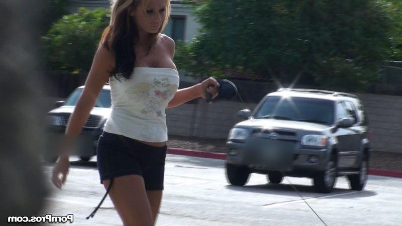 12P Amateur chick gets sharked while walking her dog