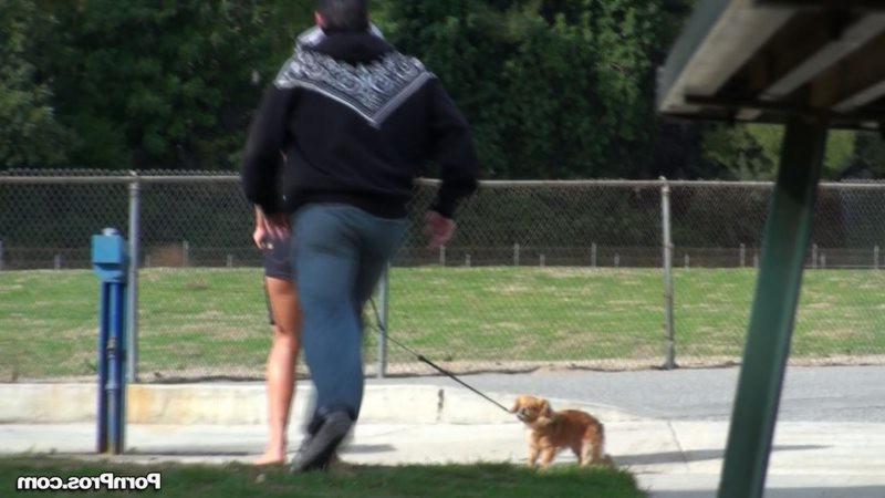 12P Amateur chick gets sharked while walking her dog