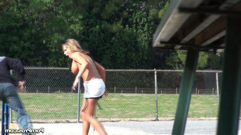 12P Amateur chick gets sharked while walking her dog
