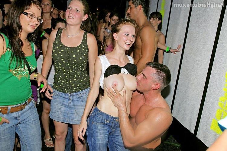 16P Drunk amateur girls fucking in public