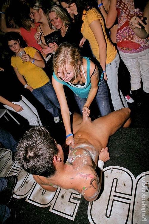 16P Drunk amateur girls fucking in public