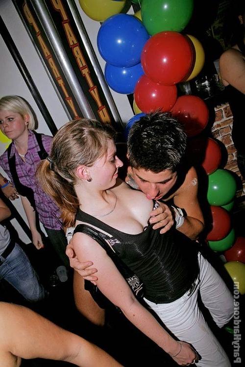 16P Drunk amateur girls fucking in public