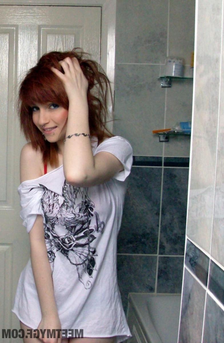 16P Hot amateur redhead teen nude in the shower