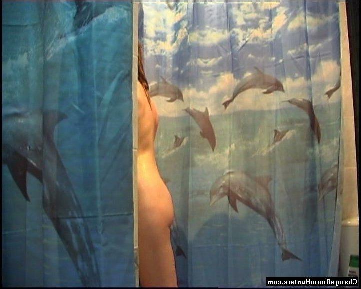 15P Spy on a hot amateur babe in shower