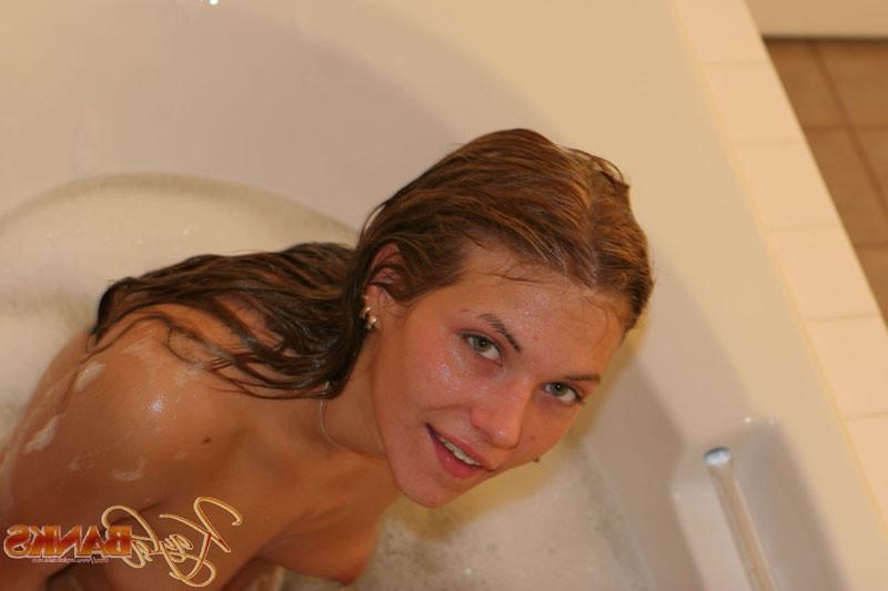 20P Hot Strawberry Blonde Amateur In The Bath