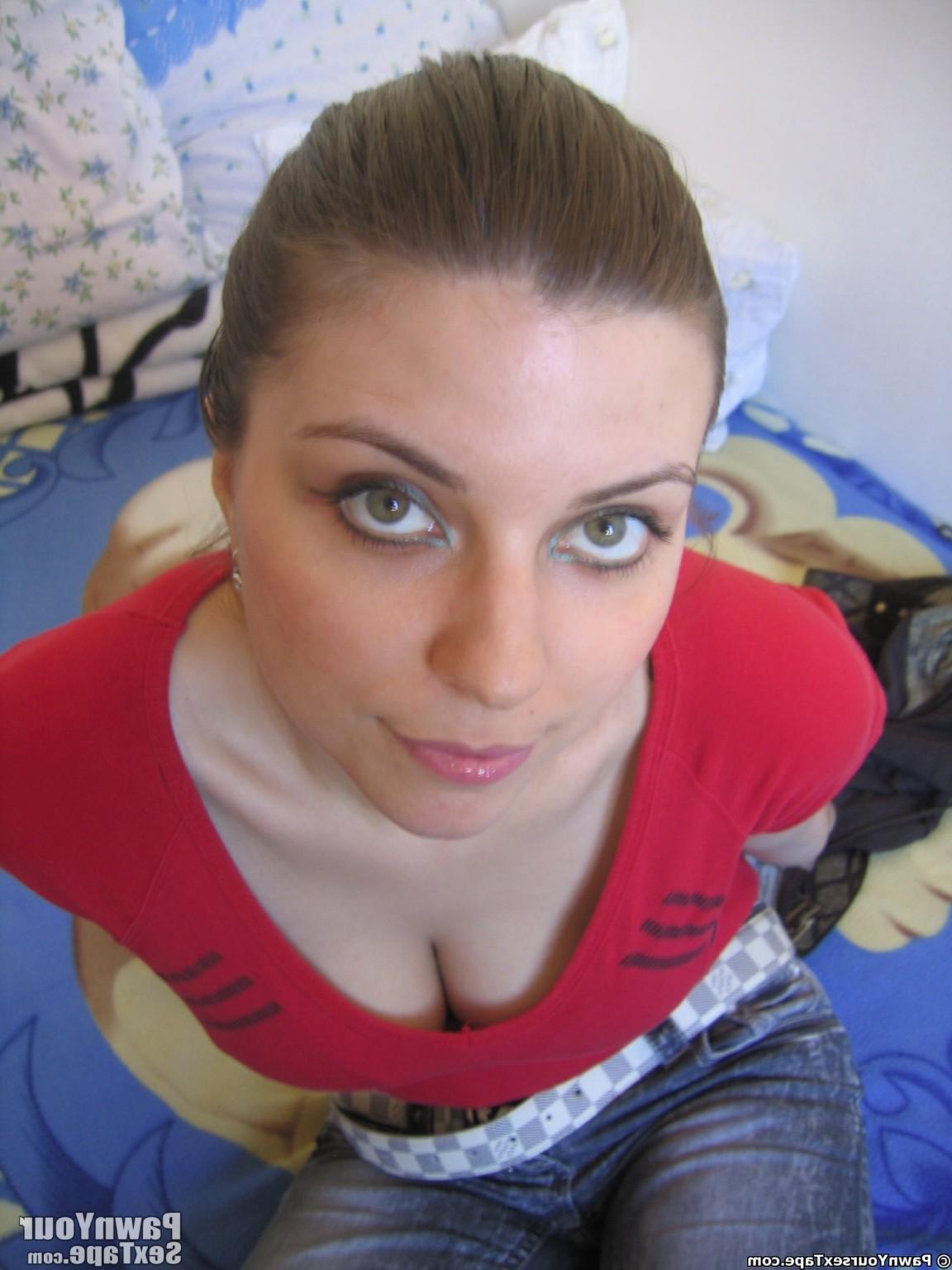 15P She's got big ole' titties and loves to get naked in these hot homemade sex pics
