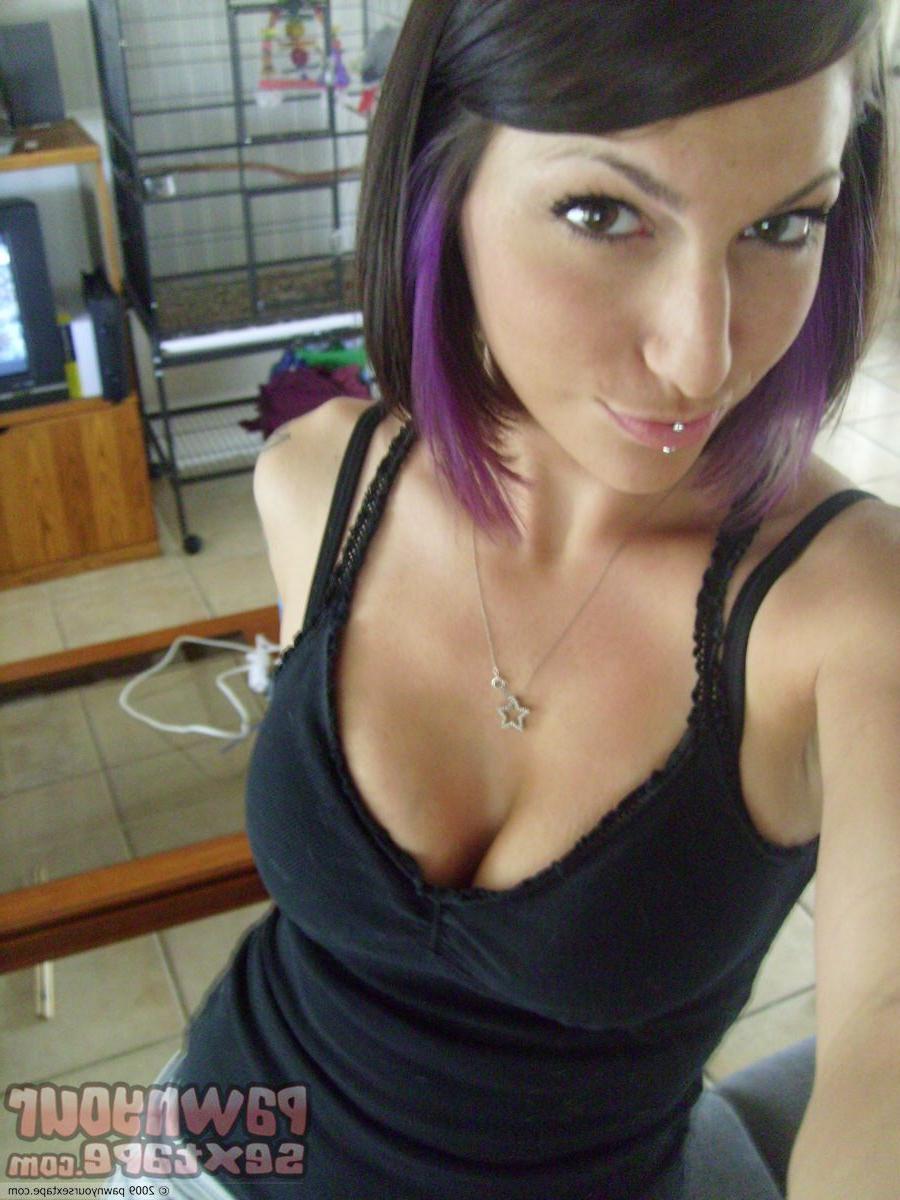 15P Hot amateur couple Layla  Vic pose  self shoot for fun