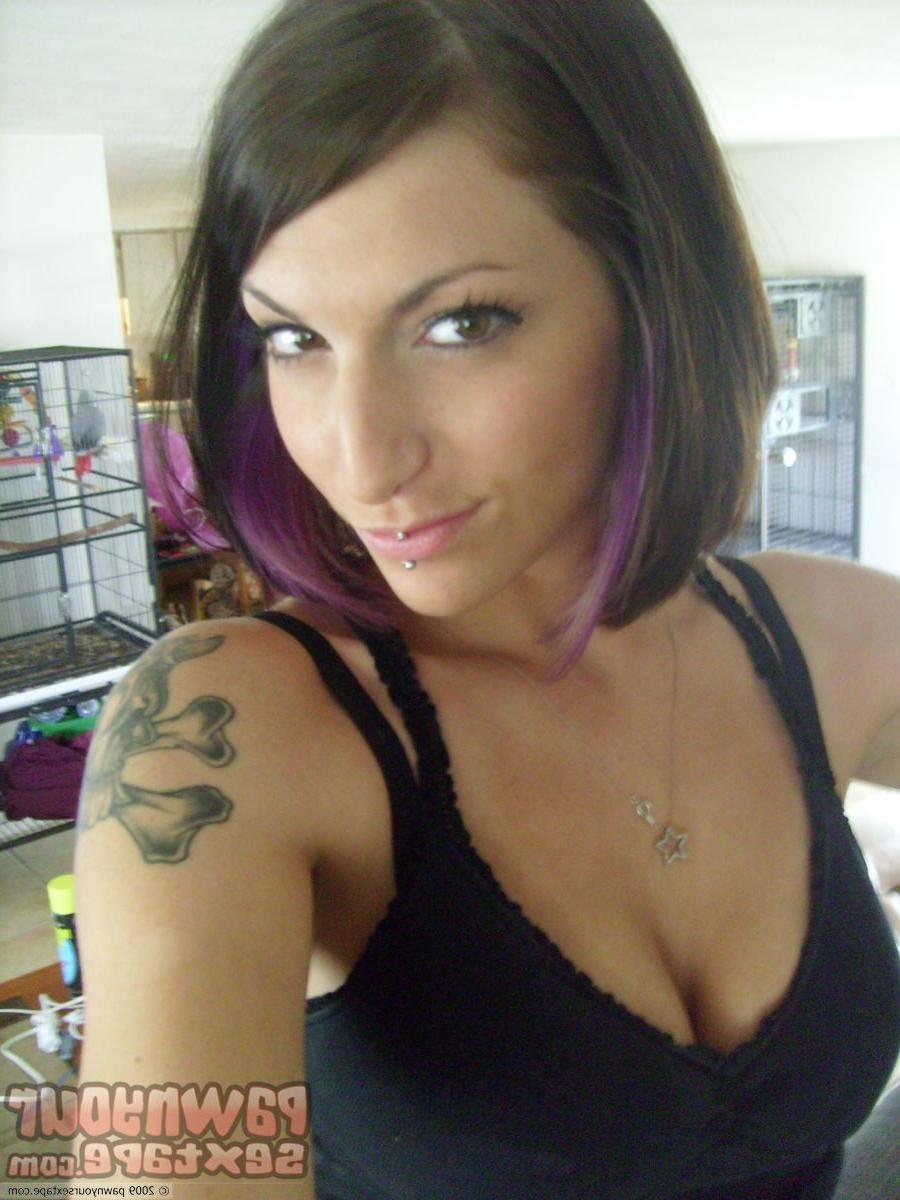 15P Hot amateur couple Layla  Vic pose  self shoot for fun