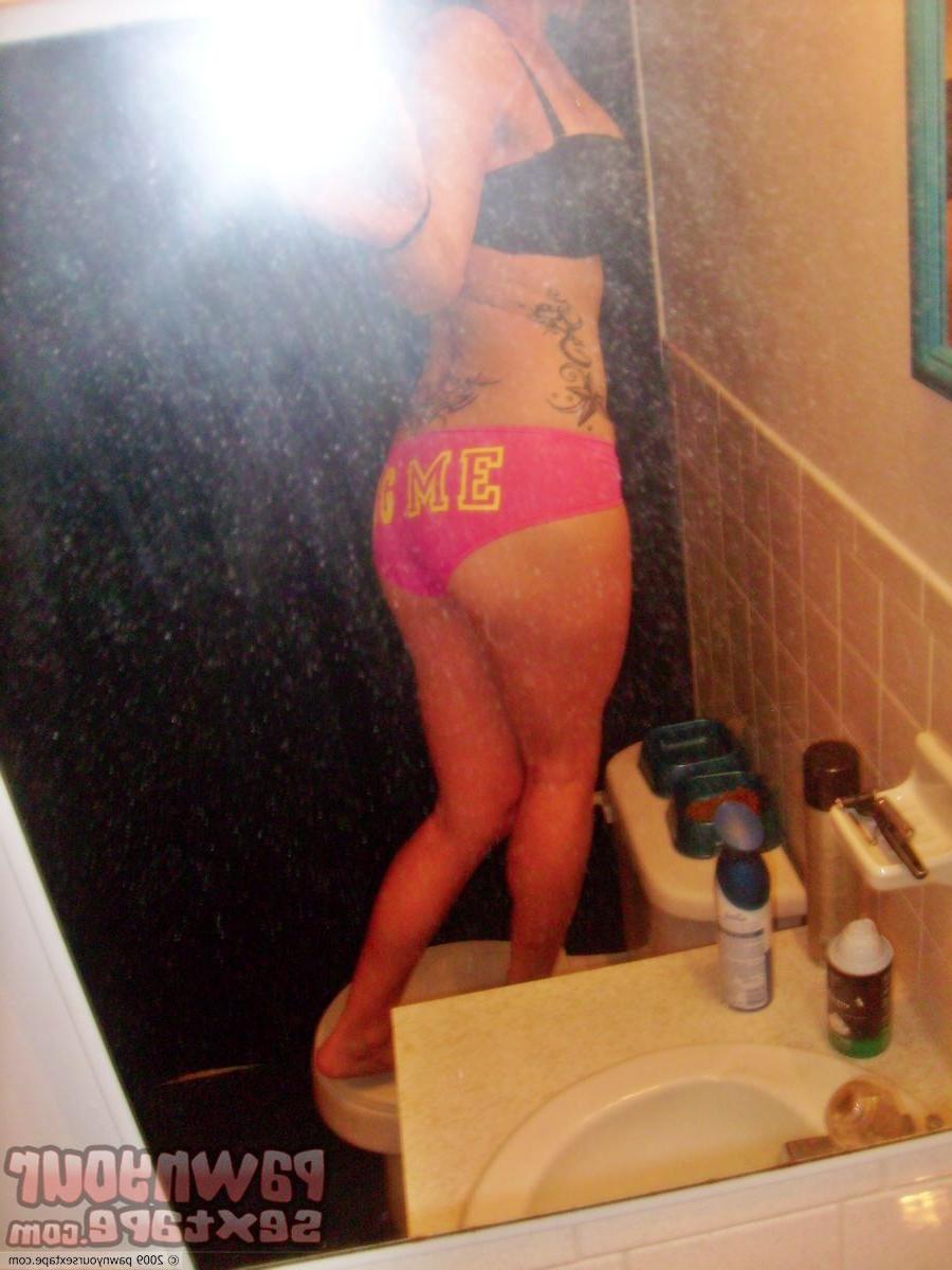15P Hot amateur couple Layla  Vic pose  self shoot for fun